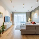 Appartamento Haus Apartment#luxury Residential#balcony#free Parking *